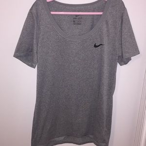women’s nike shirt